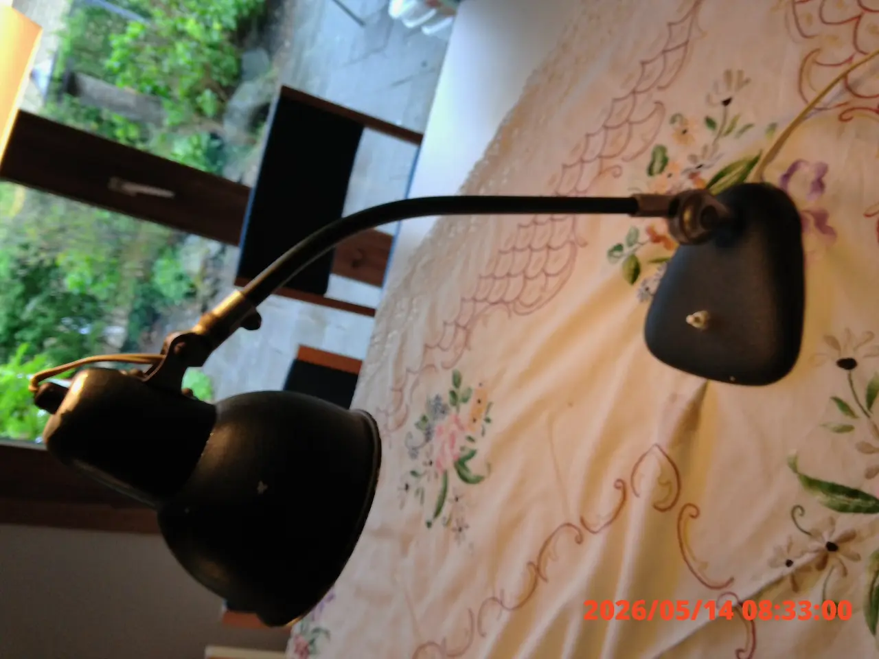 Billede 2 - Fin sort bordlampe med fleksibel arm og tung fod 