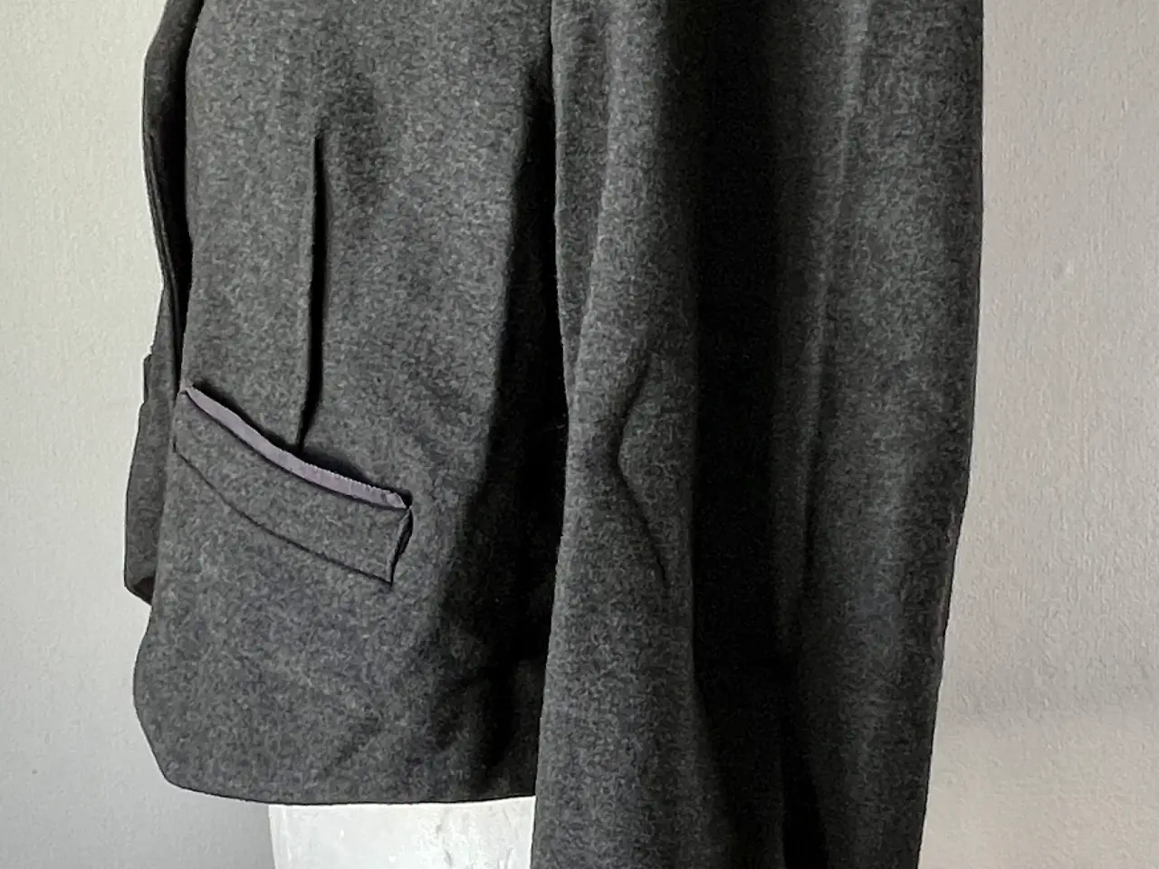 Billede 4 - Marc by Marc Jacobs, grå kort jakke, str L