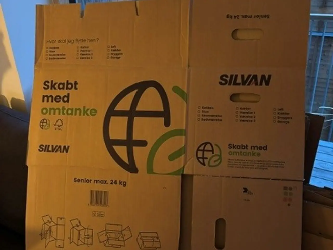 Billede 1 - 28 Silvan Senior, 24 kg flyttekasser: 5 kr./stk.