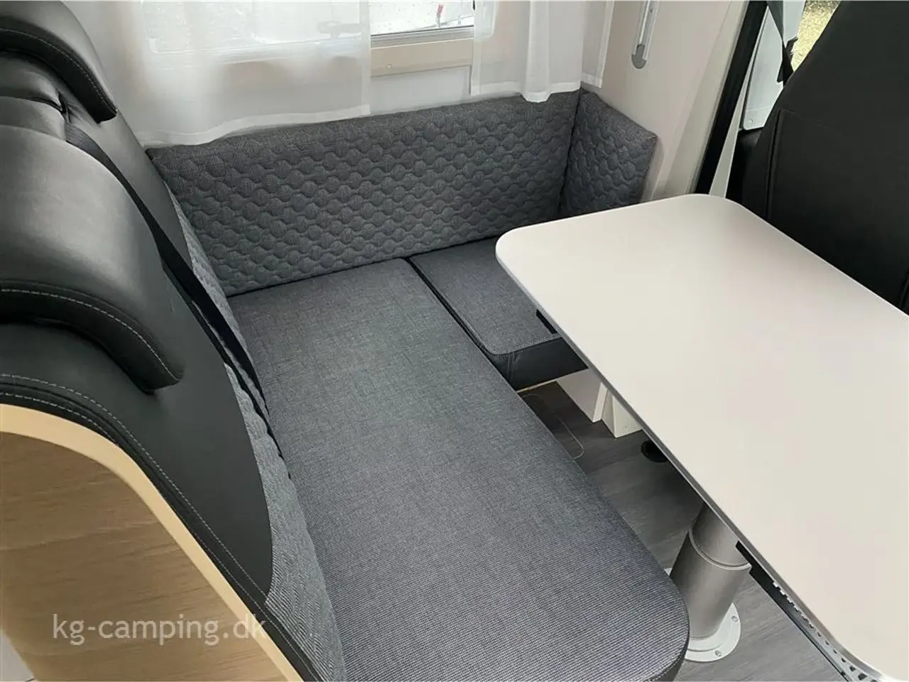 Billede 6 - 2026 - Adria Matrix 650 SL   Ny på lager. Adria Matrix 650 SL med sænkeseng