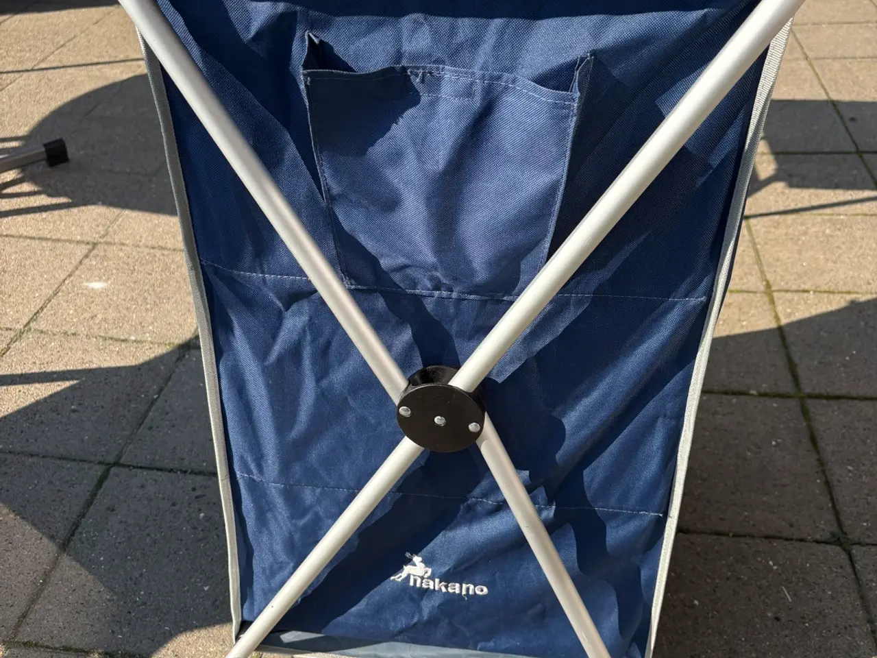 Billede 5 - Campingskab med 3 hylder og en bordplade