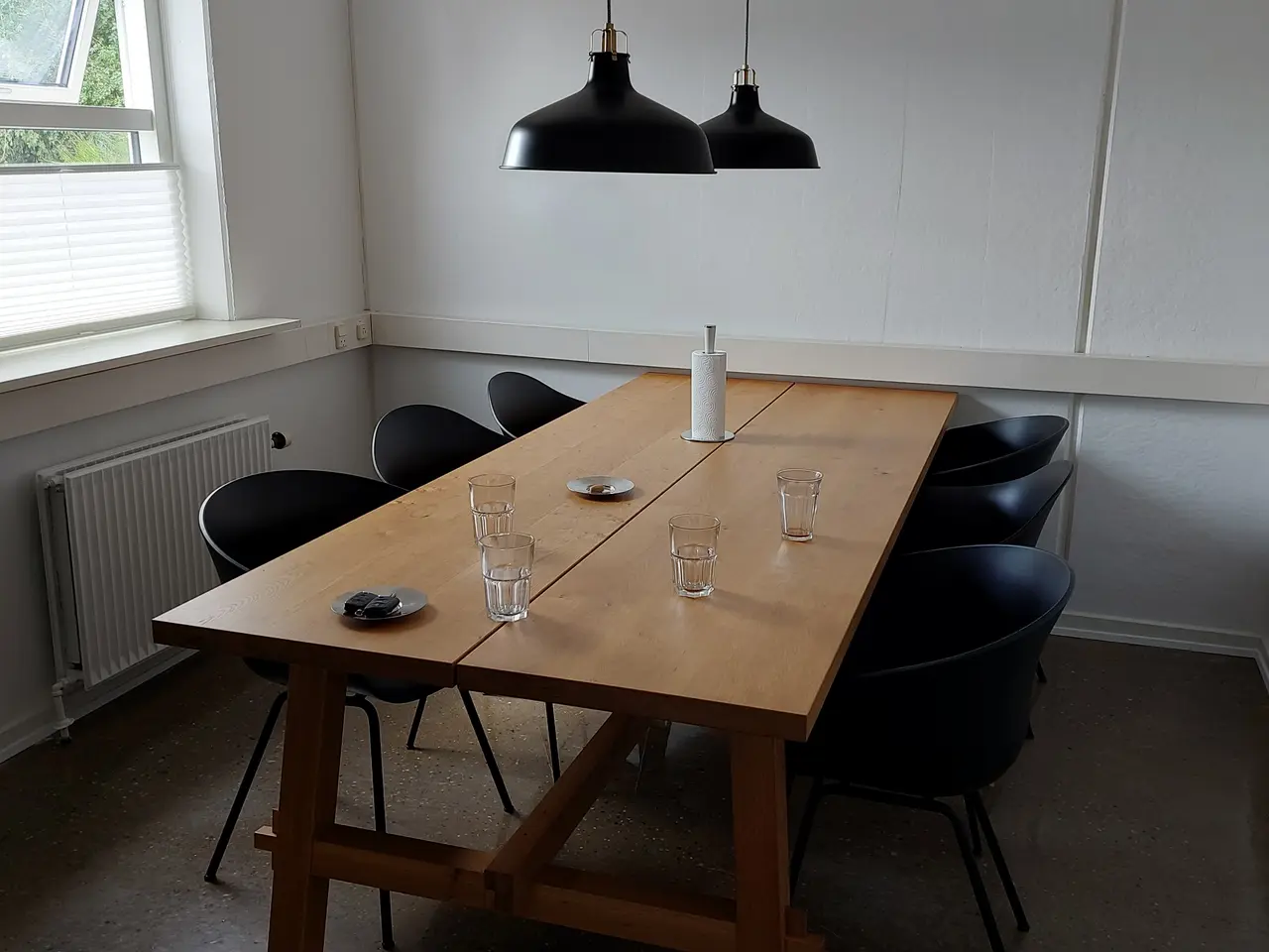 Billede 1 - VELHOLDT KONFERENCE-, MØDE-, ARBEJDSBORD AF EGETR