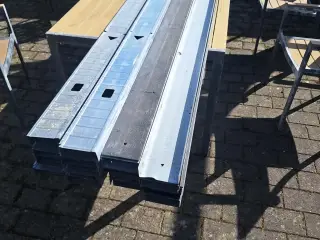 Stål lægter til skillevæg