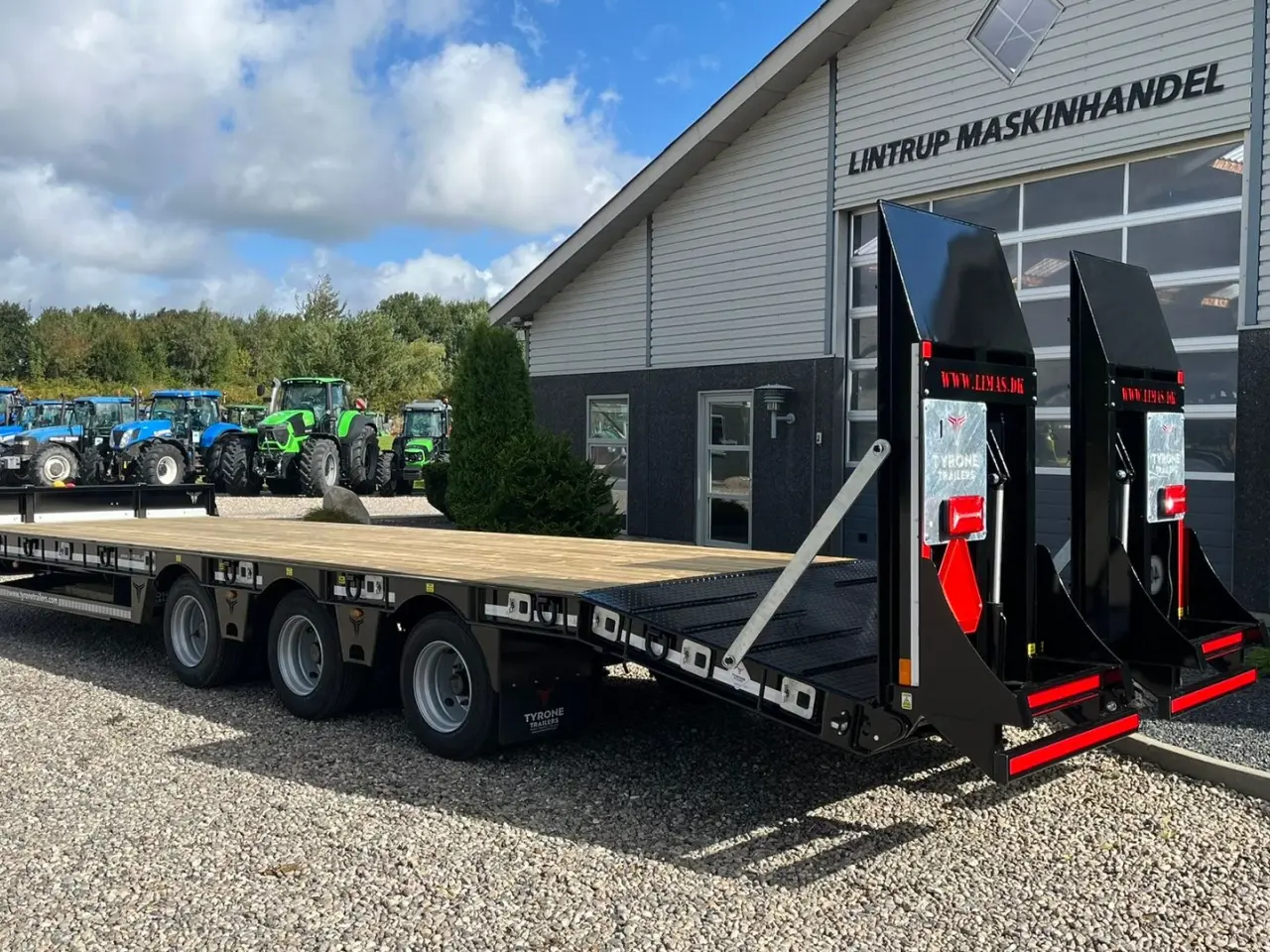Billede 5 - Tyrone 27TLL LANG MODEL med forbredningsudstyr samt kombi bremser, både luft og hydrauliske bremser. Affjedret træk og affjedret aksler. Med hydrauliske ramper og værktøjskasse
