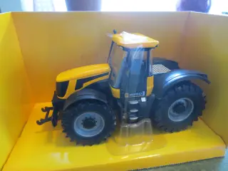 1 stk Ny JCB Fastrac 8250 i Britain