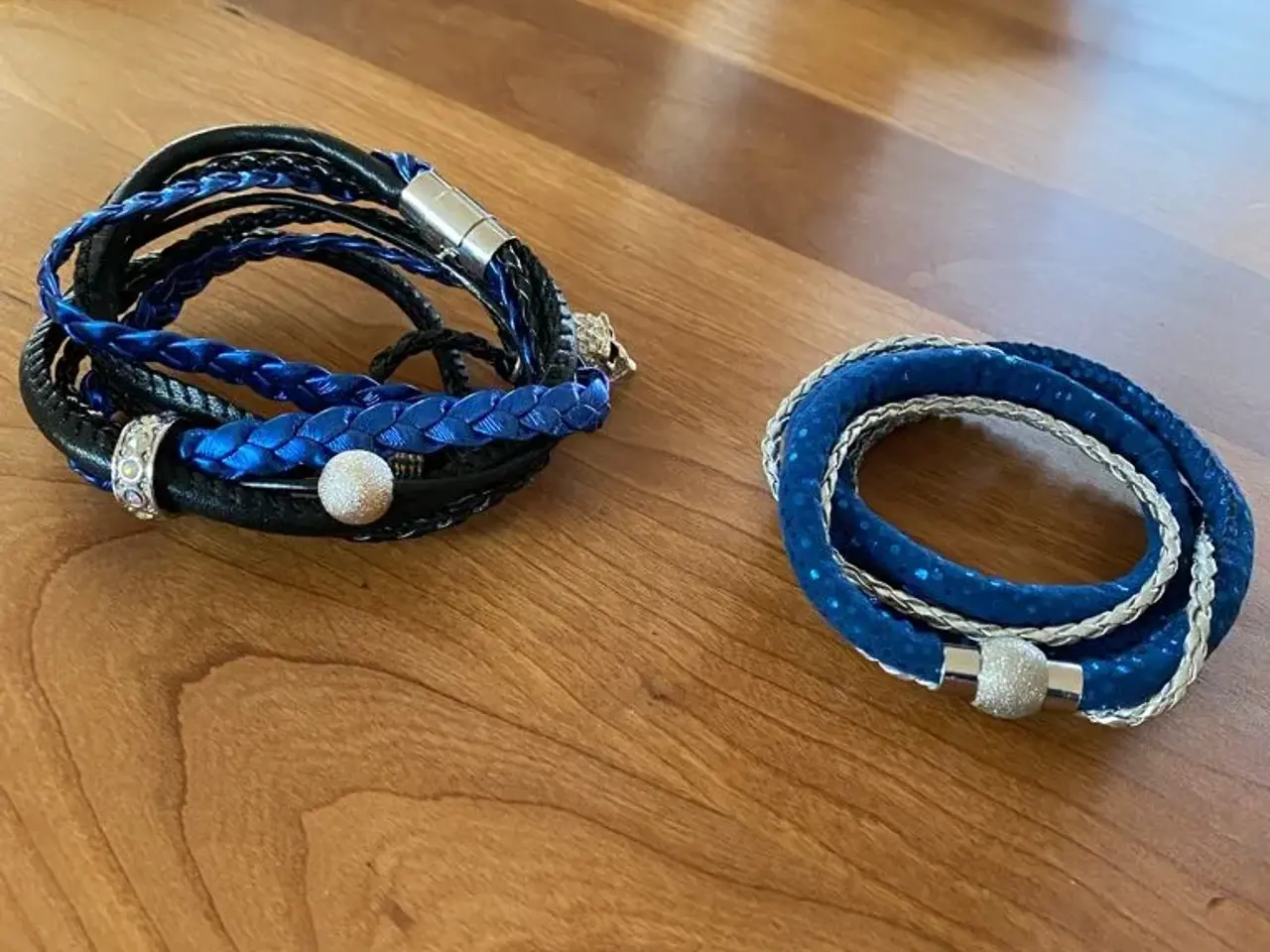 Billede 3 - Fede blå armbånd