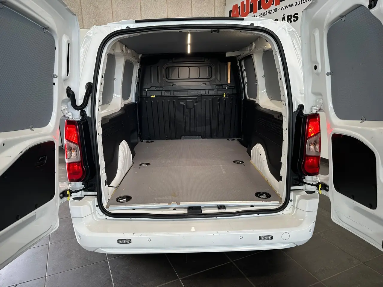 Billede 15 - Peugeot Partner 1,5 BlueHDi 130 L2V2 Ultimate EAT8 Van