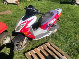 sælger denne honda x8r