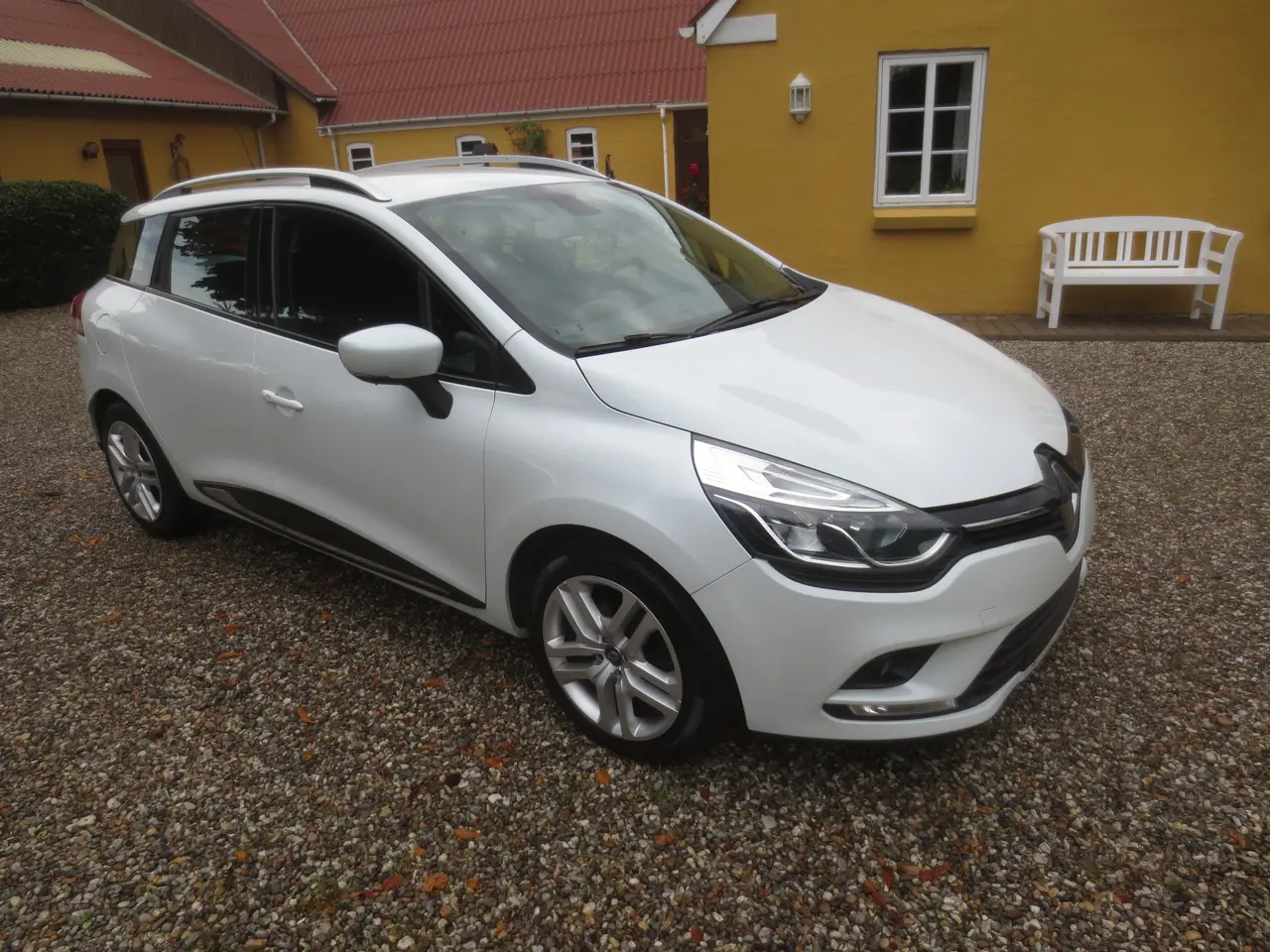 Billede 4 - Pæn Renault Ny Clio 1.5 CD St,car. År 18.
