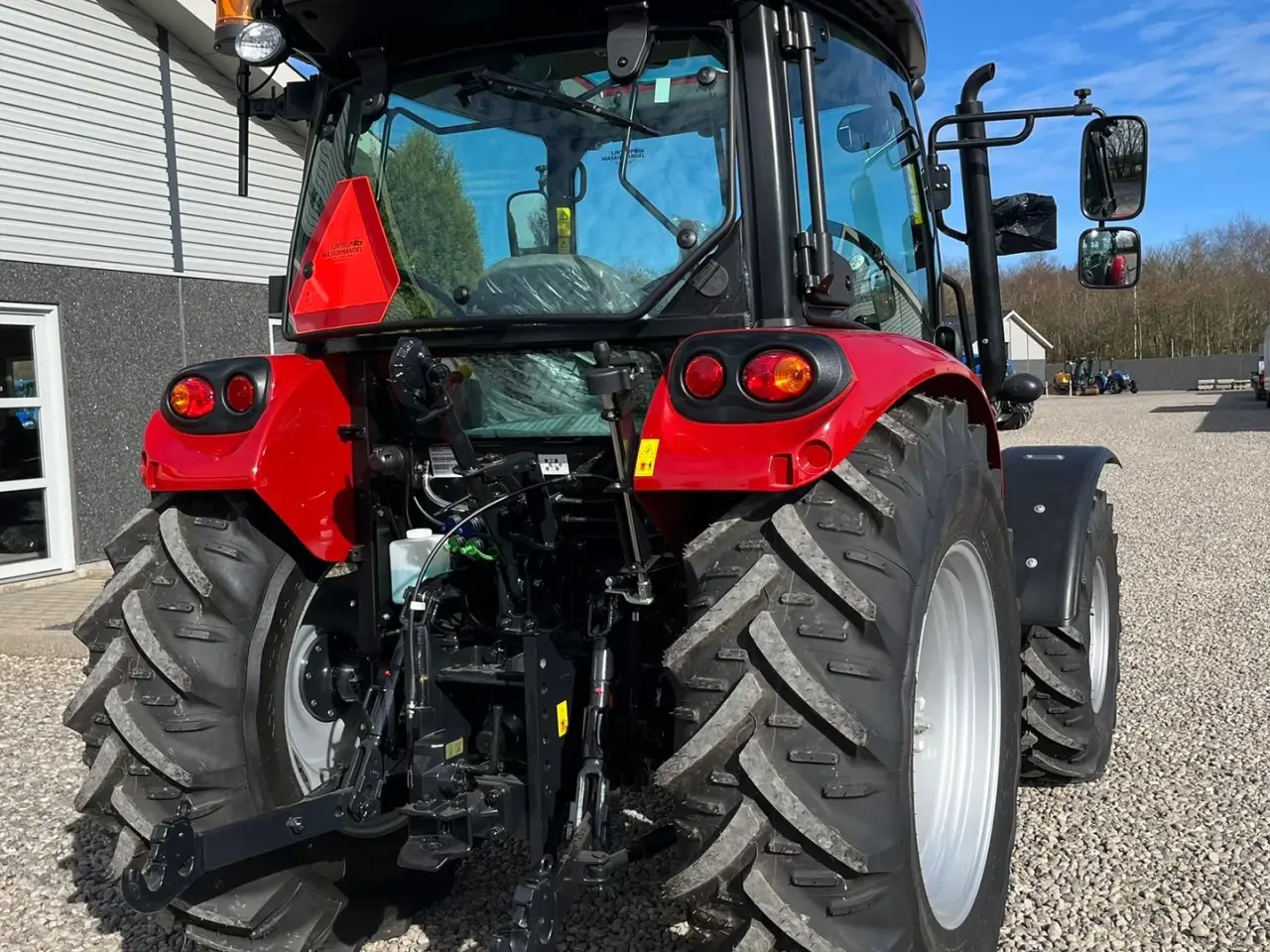Billede 17 - Case IH Farmall 75 A Med frontlift og vendegear og brede hjul.