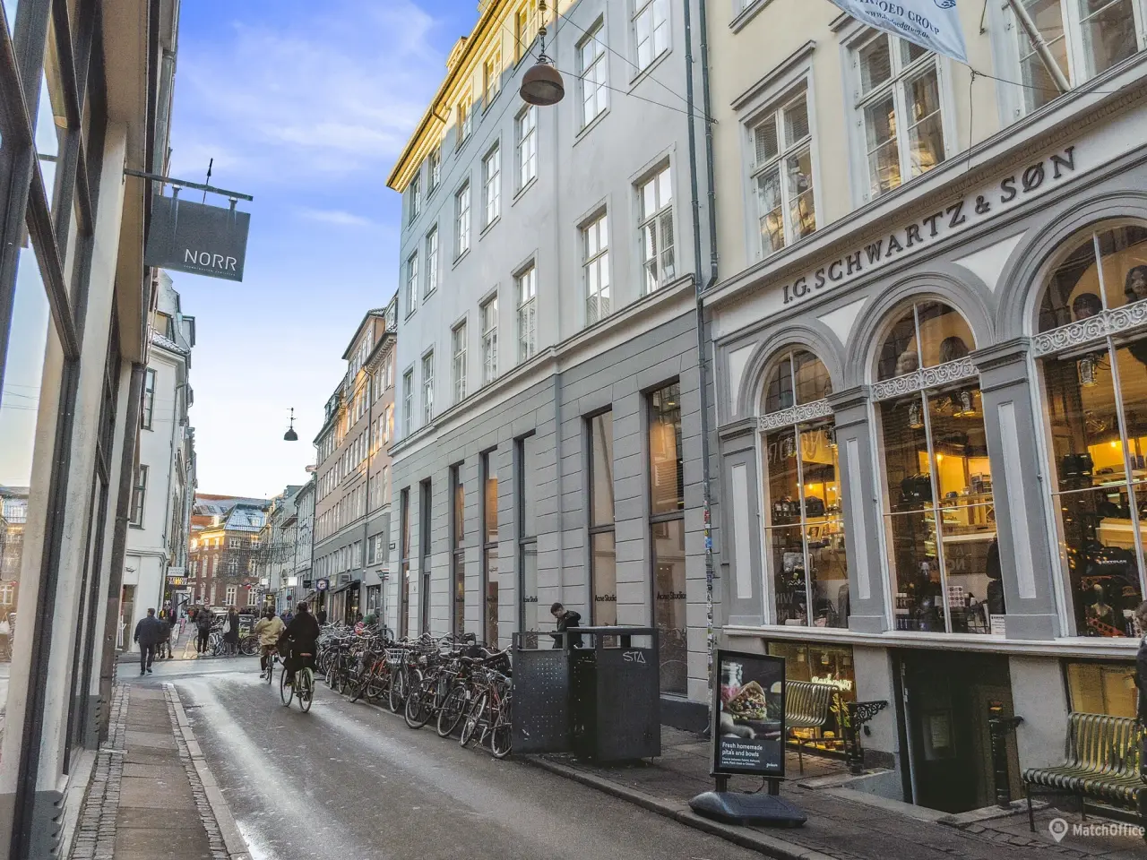 Billede 14 - Hjørnekontor med udsigt. Skønt område med alt tæt på!