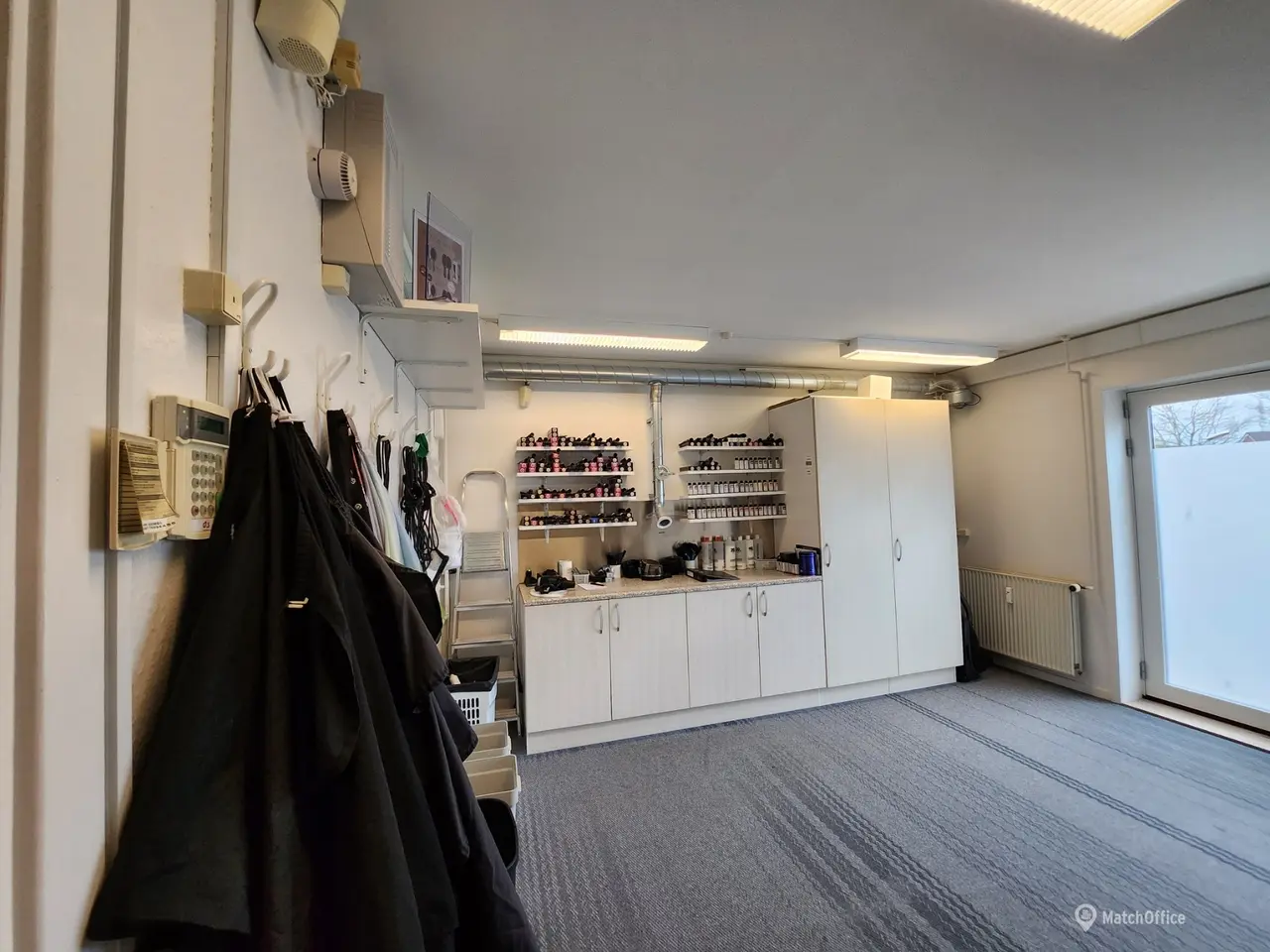 Billede 18 - Frisør Saloon inkl. inventar udlejes. moderne og klar til overtagelse.