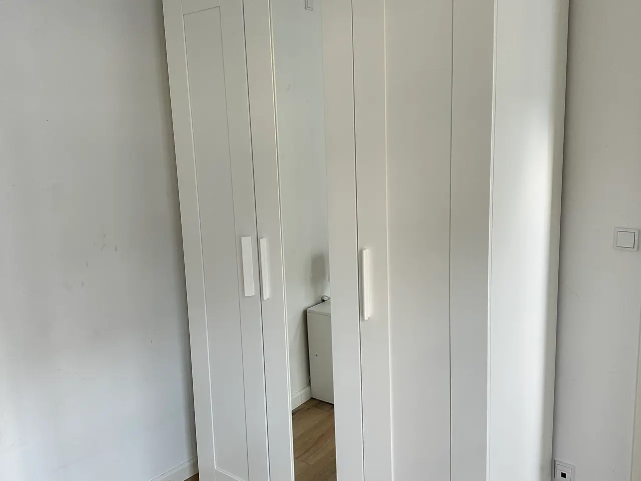 Billede 6 - IKEA BRIMNES garderobeskab – hvid – 117x50x190 cm
