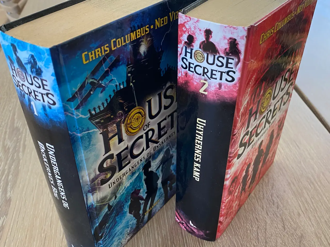 Billede 1 - House of secrets bind 1 og 2 af Chris Columbus 