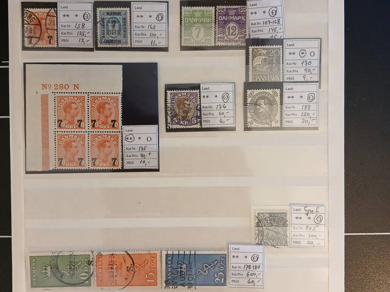 Billede 1 - Danmark (188) Planche med ældre danske frimærker.