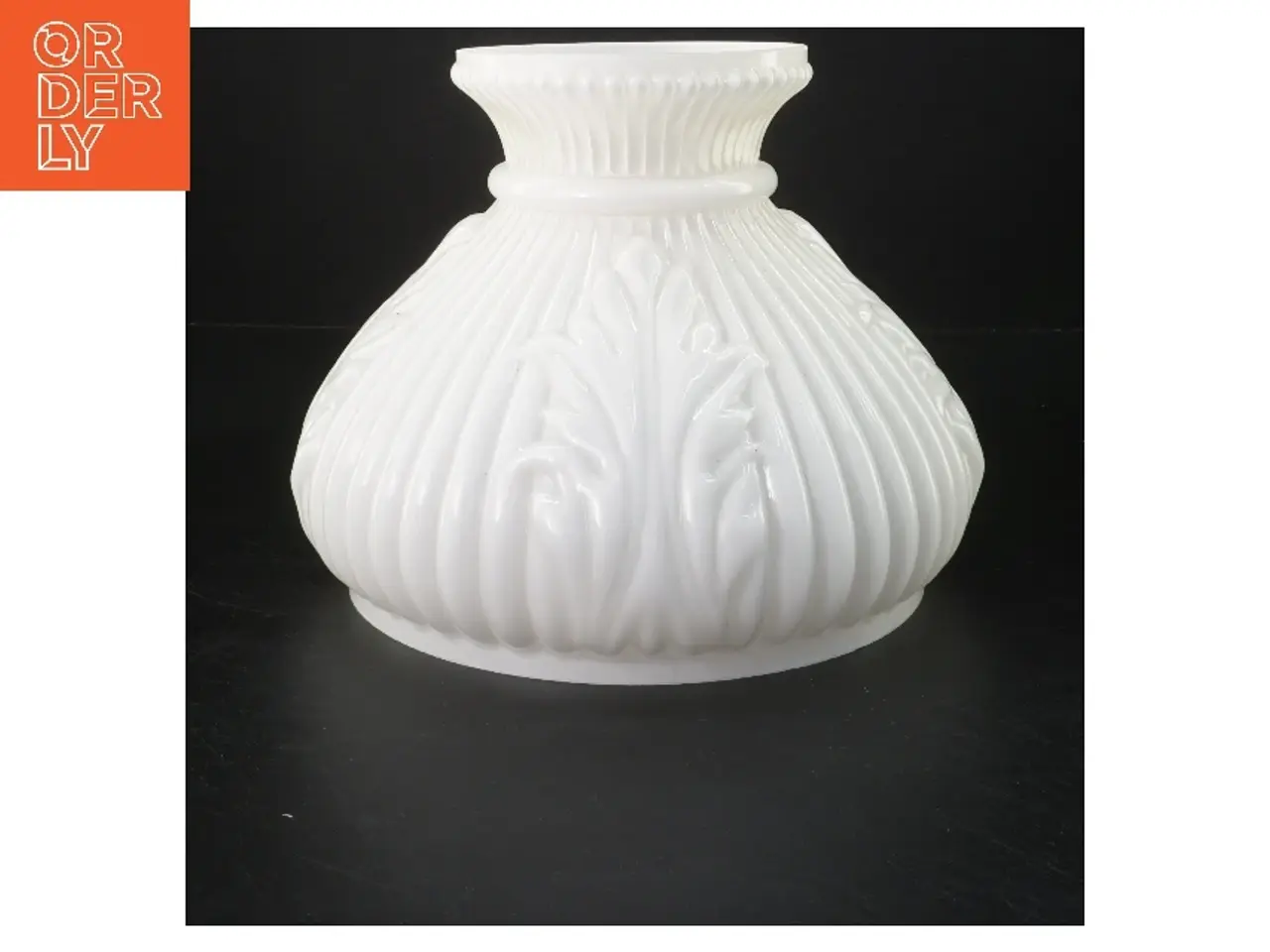 Billede 1 - Hvid lampeskærm i glas (str. Ø 20x17 cm)