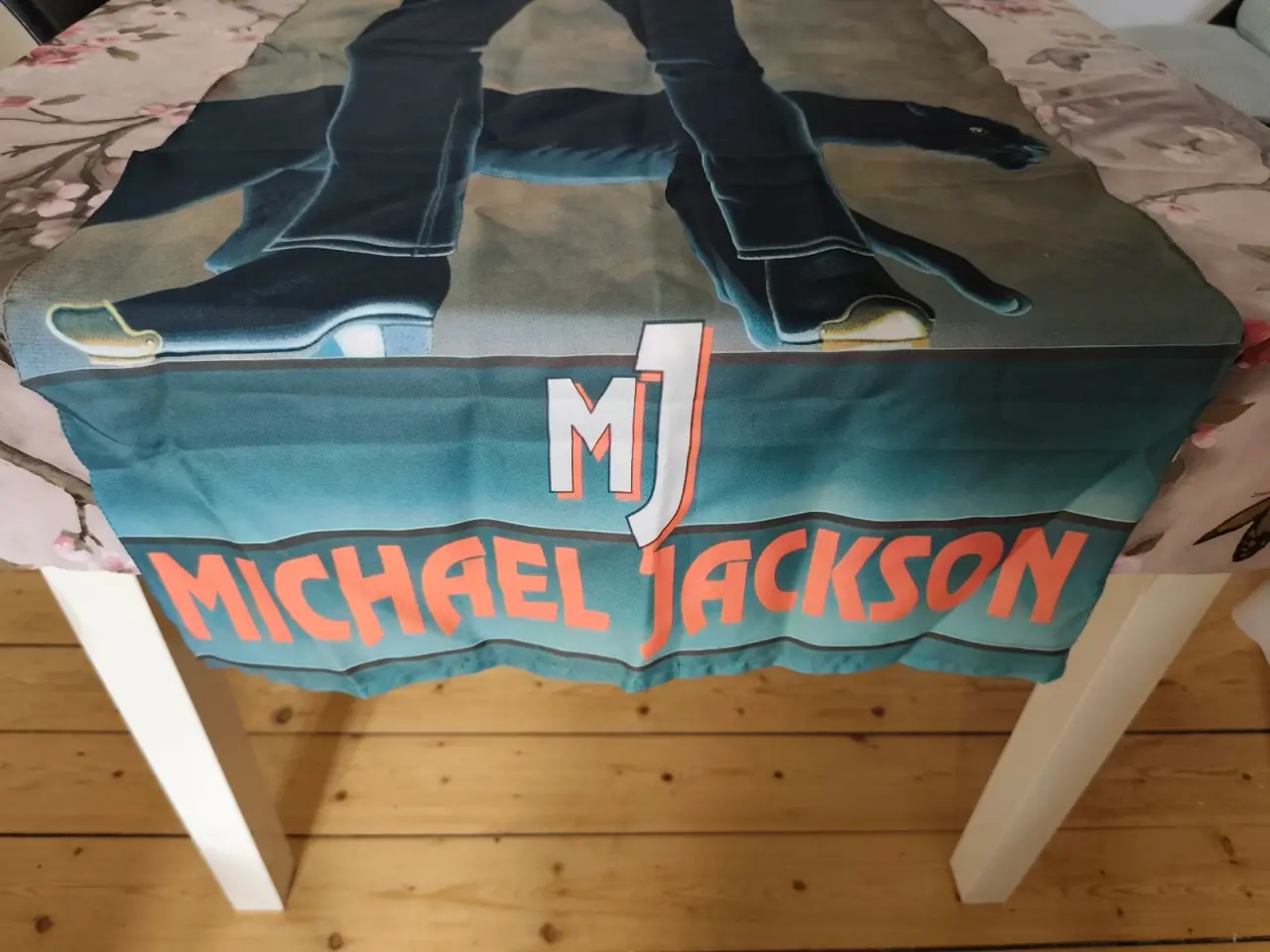 Billede 5 - Langt stort flag med Michael Jackson 