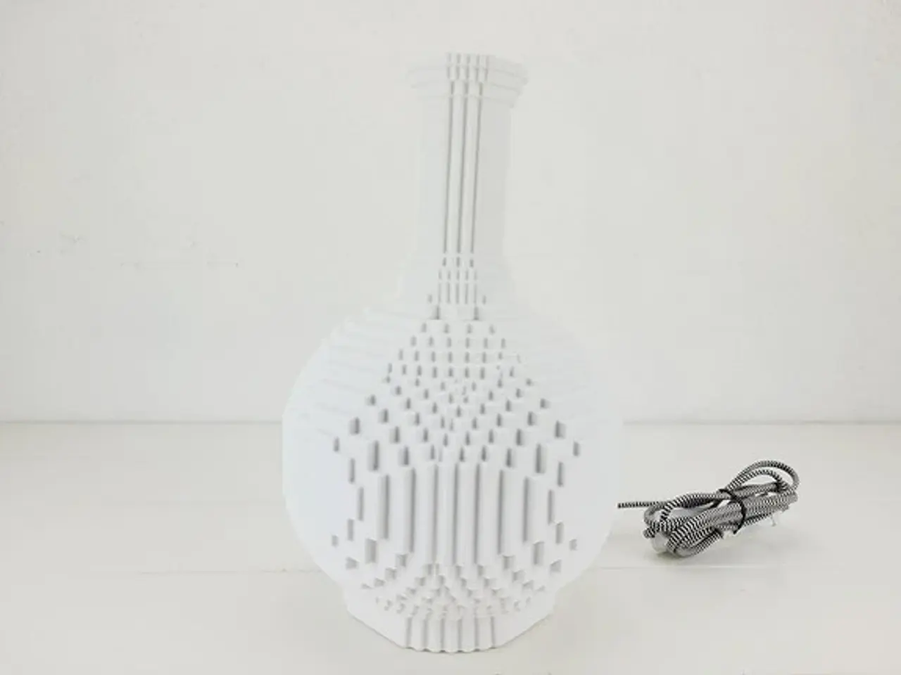 Billede 2 - Bordlampe i pixel med smukt lys