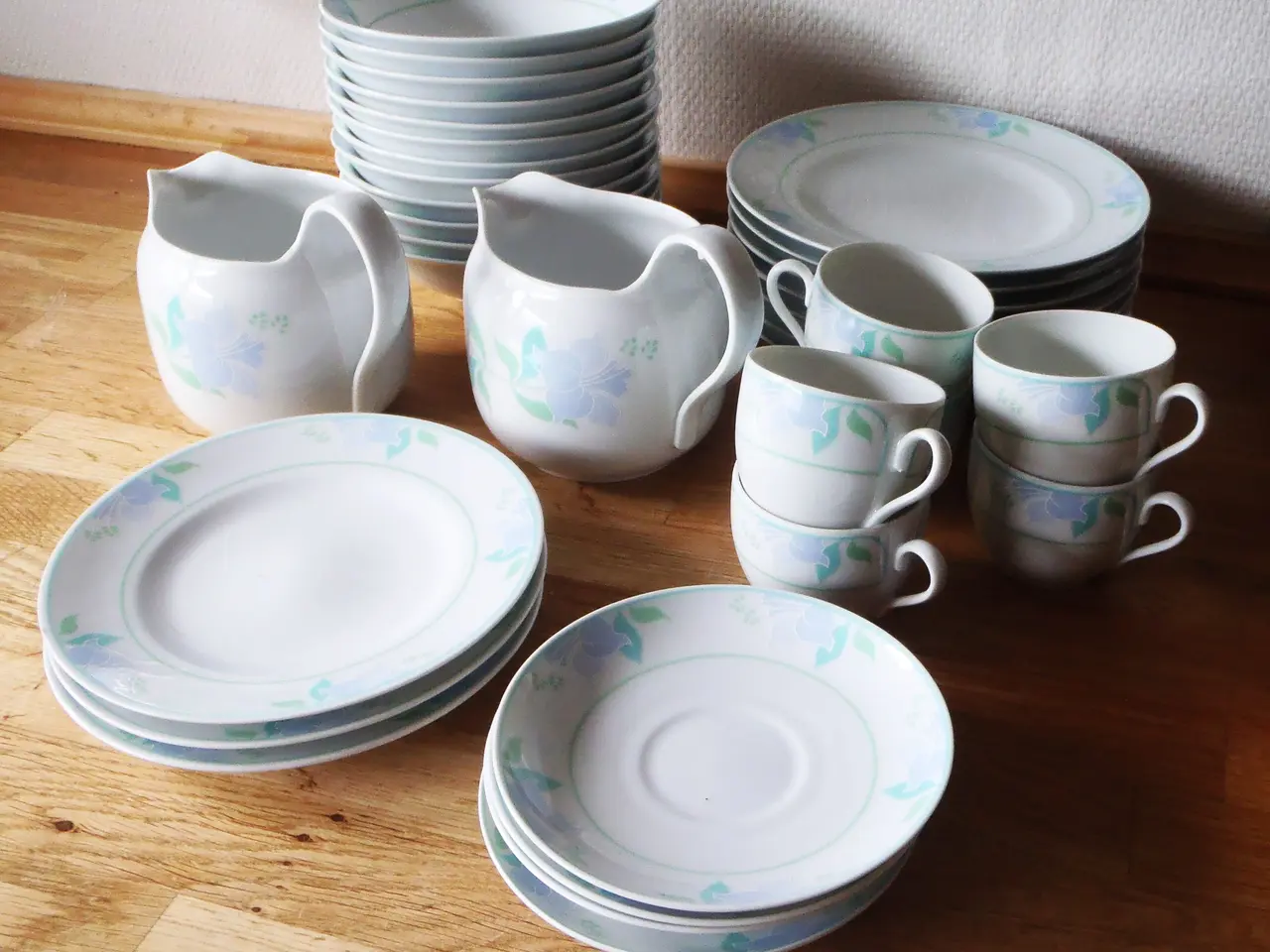 Billede 2 - Bing & Grøndahl mrk. Fleur - porcelain