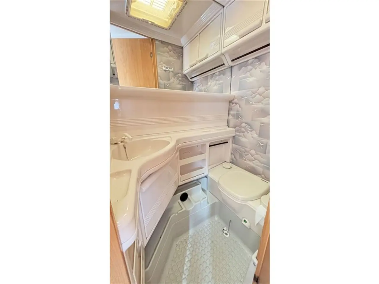 Billede 3 - 1995 - Hobby De Luxe 460 T Pæn og velholdt campingvogn