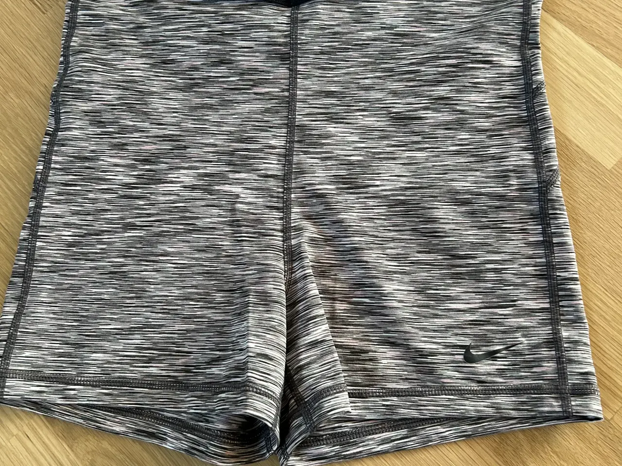 Billede 4 - Nike trænings bukser el. shorts