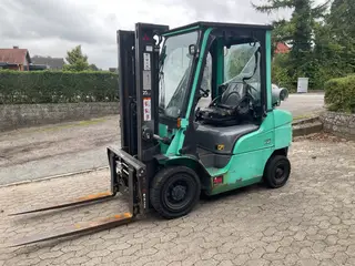 Mitsubitsi 2500kg Gastruck 2017 kun 3400 Timer