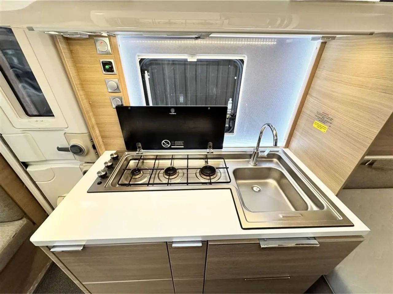 Billede 17 - 2019 - Adria Adora 502 UL Enkeltseng-lameludtræk-Gulv temp.-Mover-Markise