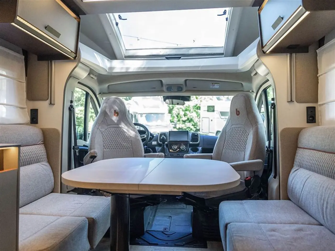 Billede 25 - 2027 - Benimar Mileo 268 NK Face-toface siddegruppe