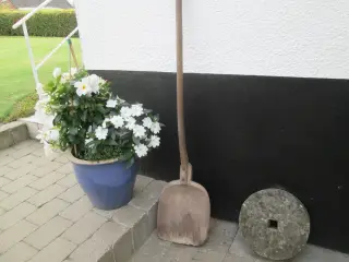Antik Kornskovl med skaft