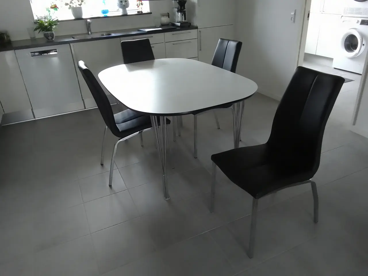 Billede 2 - Spisebord med indlægsplader