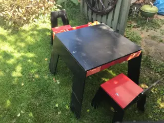 børnemøbler, bord og to stole, Collect