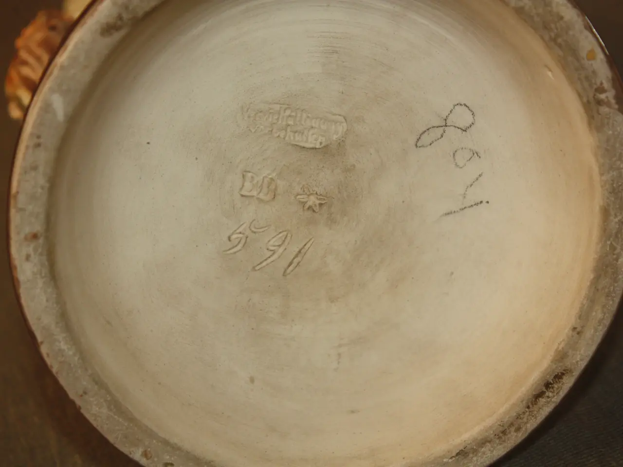 Billede 7 - Antik Figur 33,5 cm med en vase på bagsiden