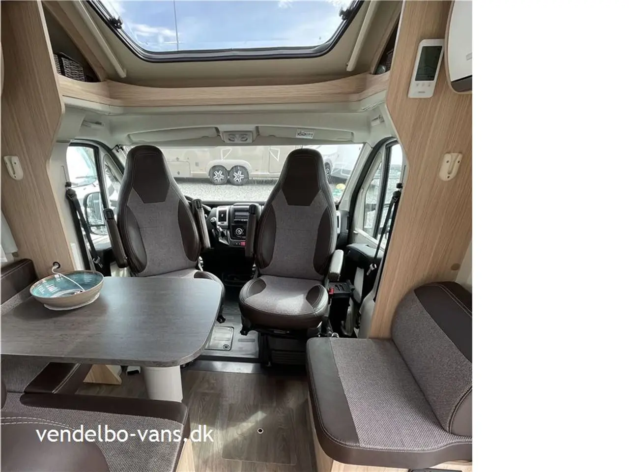 Billede 5 - 2018 - SunLight T 69 L En privat ejer
