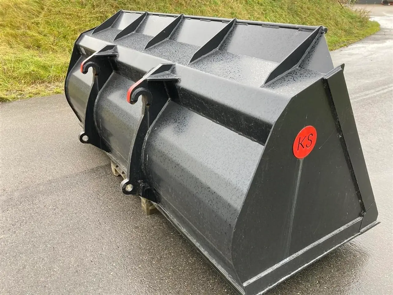 Billede 3 - Kirk Volvo kobling Stor Læsseskovl på 3000 cm og indhold på 3100 liter