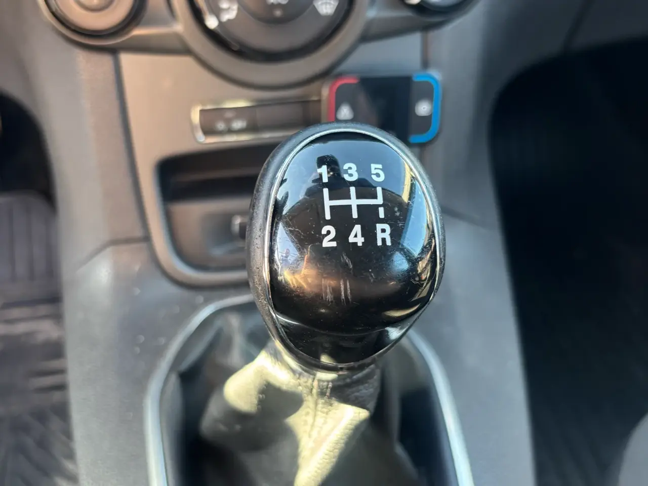 Billede 10 - Ford Fiesta 5d til salg!