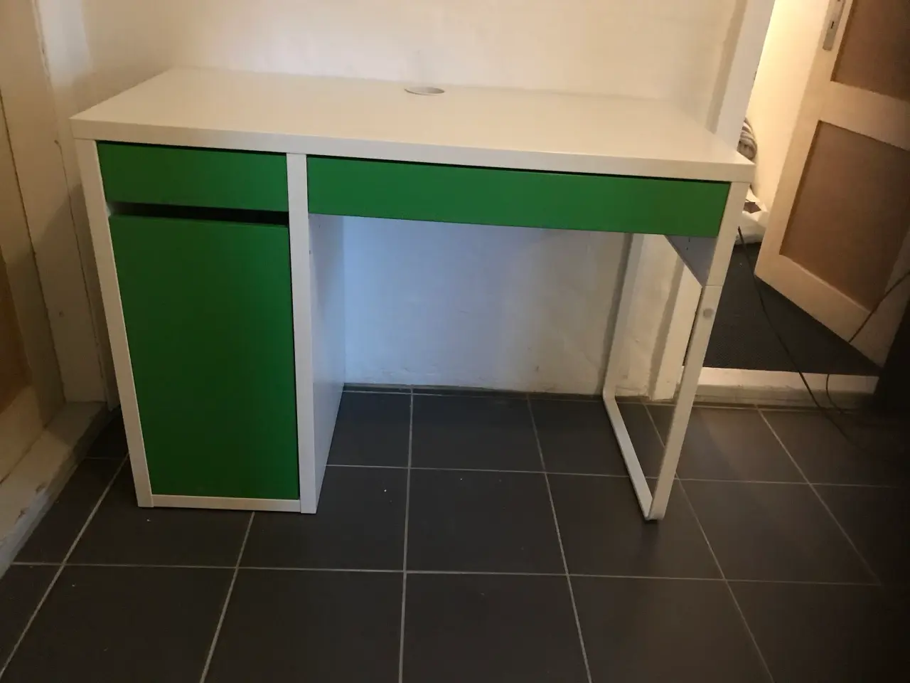 Billede 1 - Micke Ikea Skrivebord