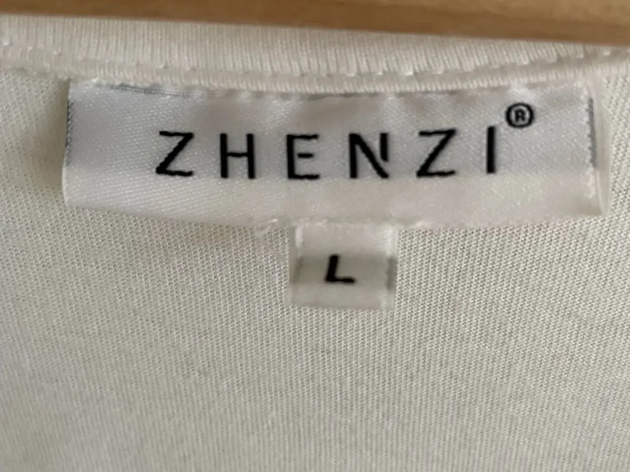 Billede 2 - Zhenzi t-shirt str. Large