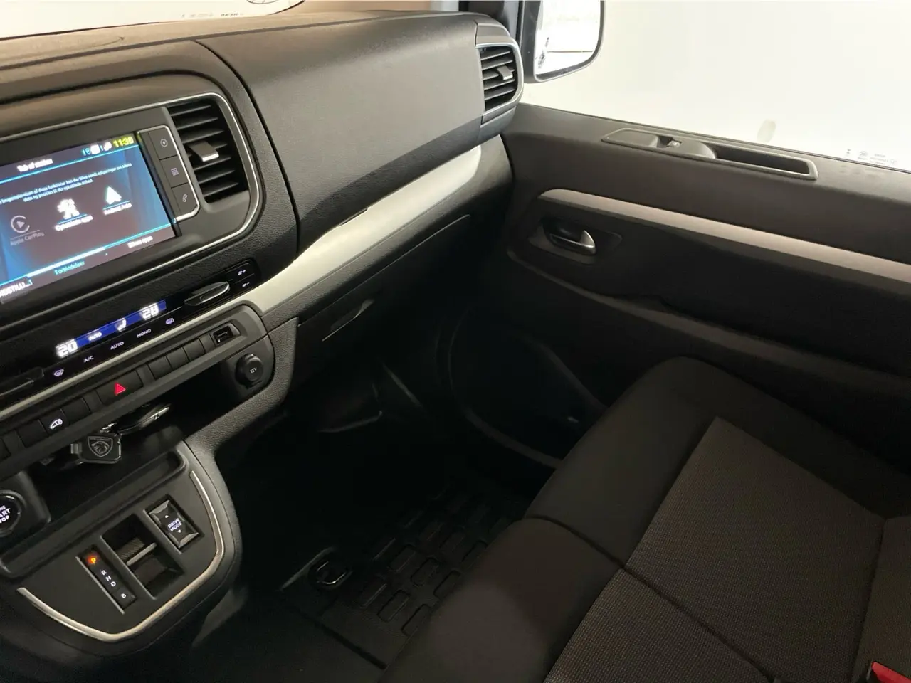 Billede 17 - Peugeot e-Expert 75 L2 Premium Van