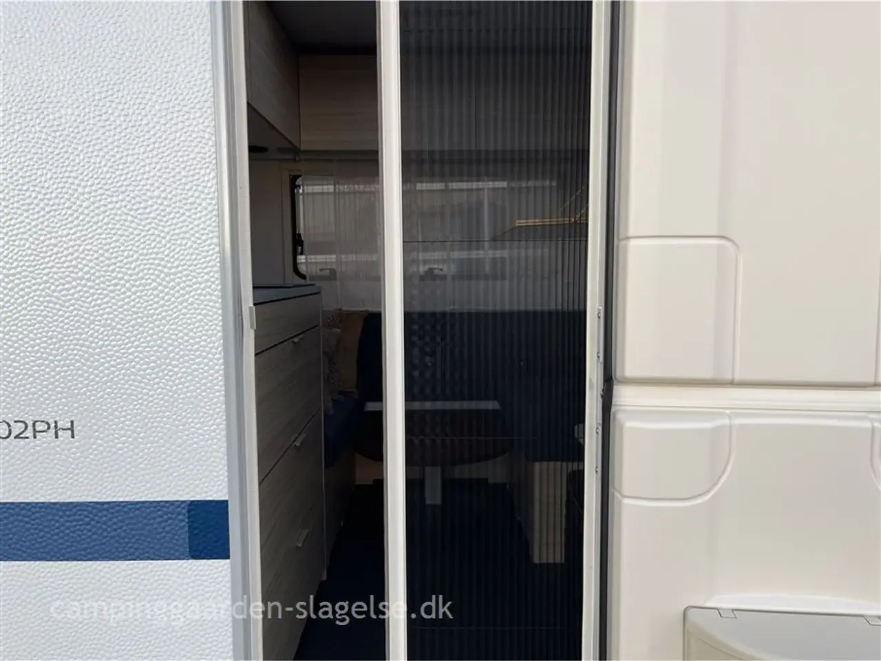 Billede 2 - 2022 - Adria Altea 402 PH   Adria Altea 402 – kompakt campingvogn med dobbeltseng