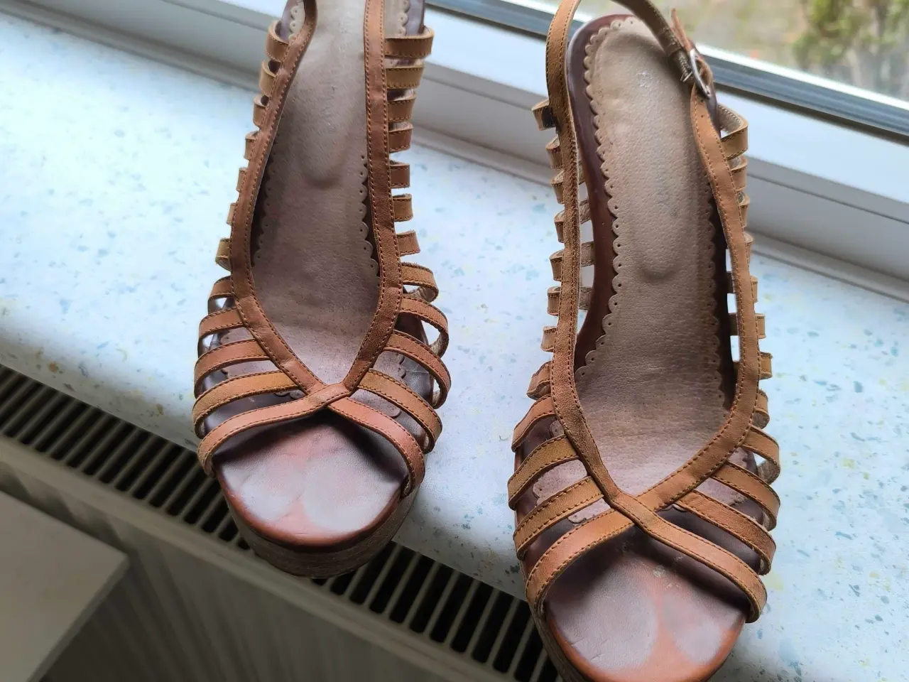 Billede 1 - Høj hæl sandaler