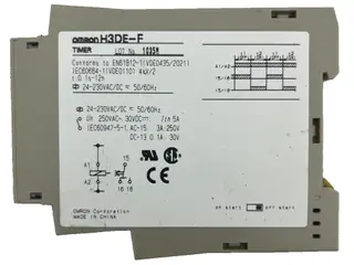 Omron H3DE-F Timer relæ 24–230V AC/DC Multi-Range