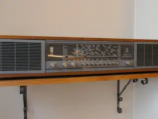 Retro B&O radio
