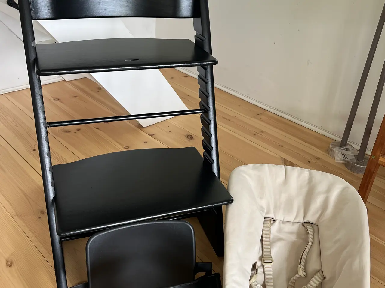 Billede 1 - Trip Trap stol m. indsatser