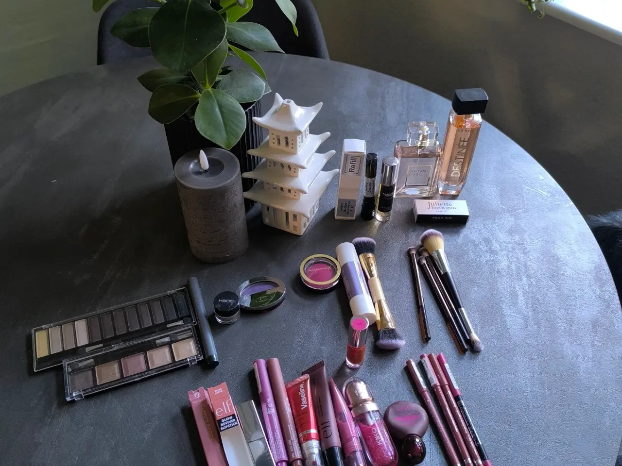 Billede 1 - Makeup/ dufte osv