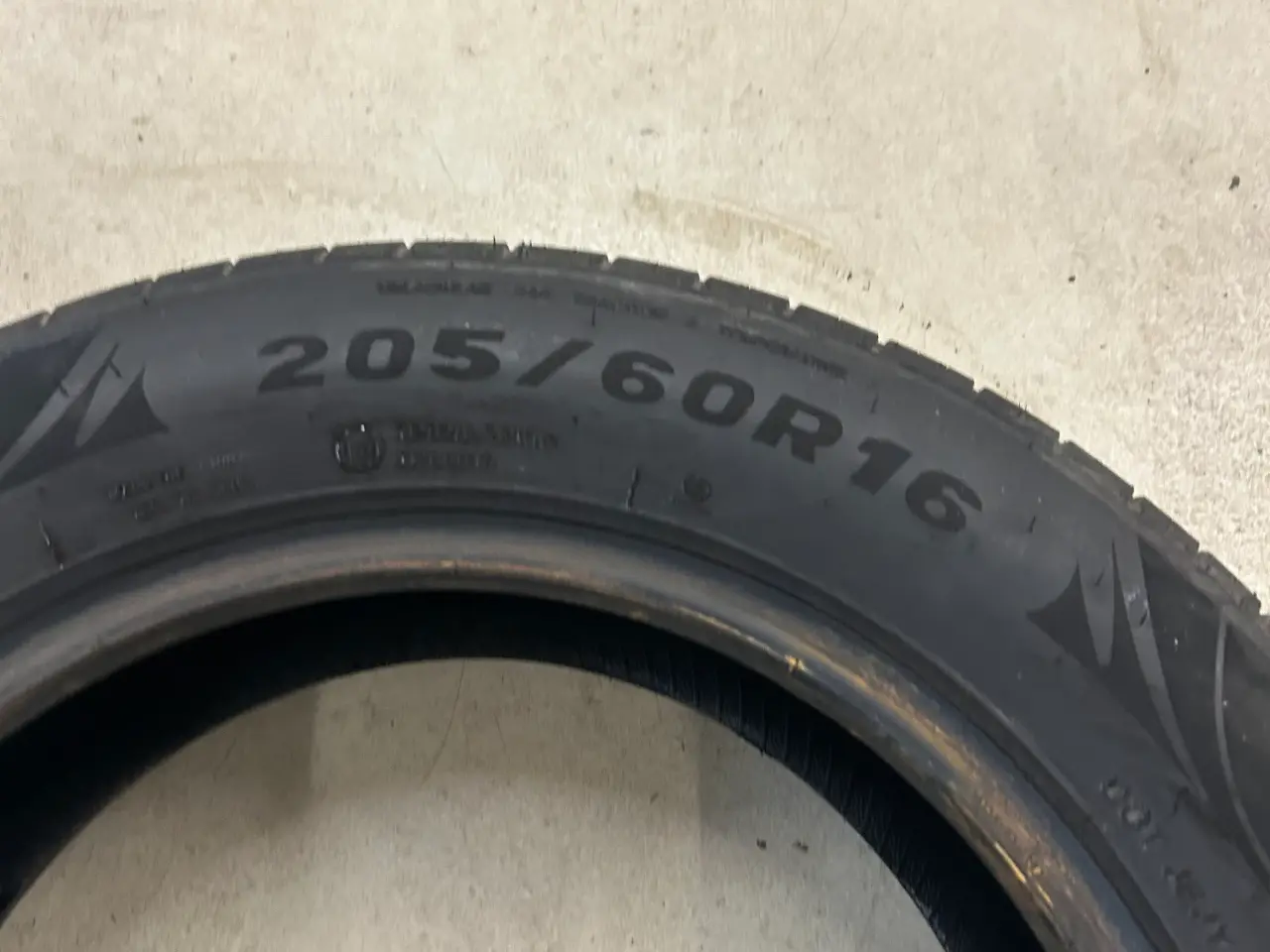 Billede 9 - 4 205 /60/16 sommerdæk købt 2025 kørt 5000 km