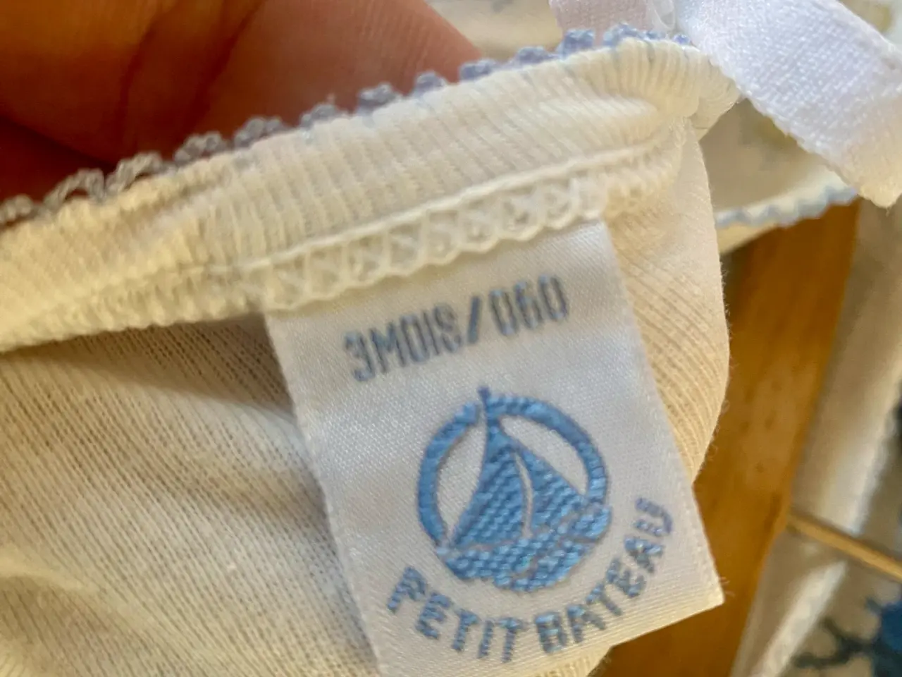 Billede 4 - Petit bateau langærmet body 60