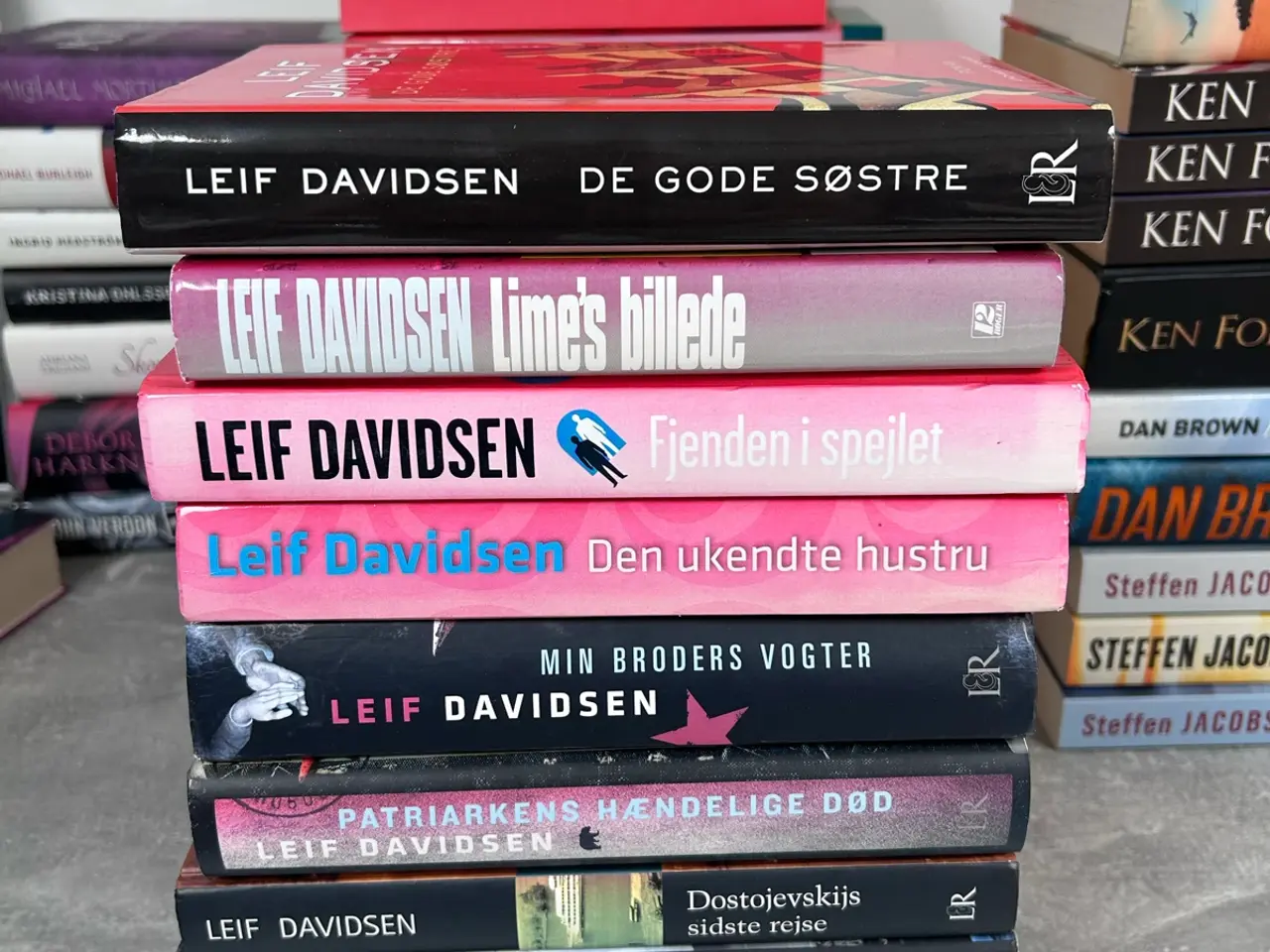 Billede 4 - Bøger i både paperback og hardback. 