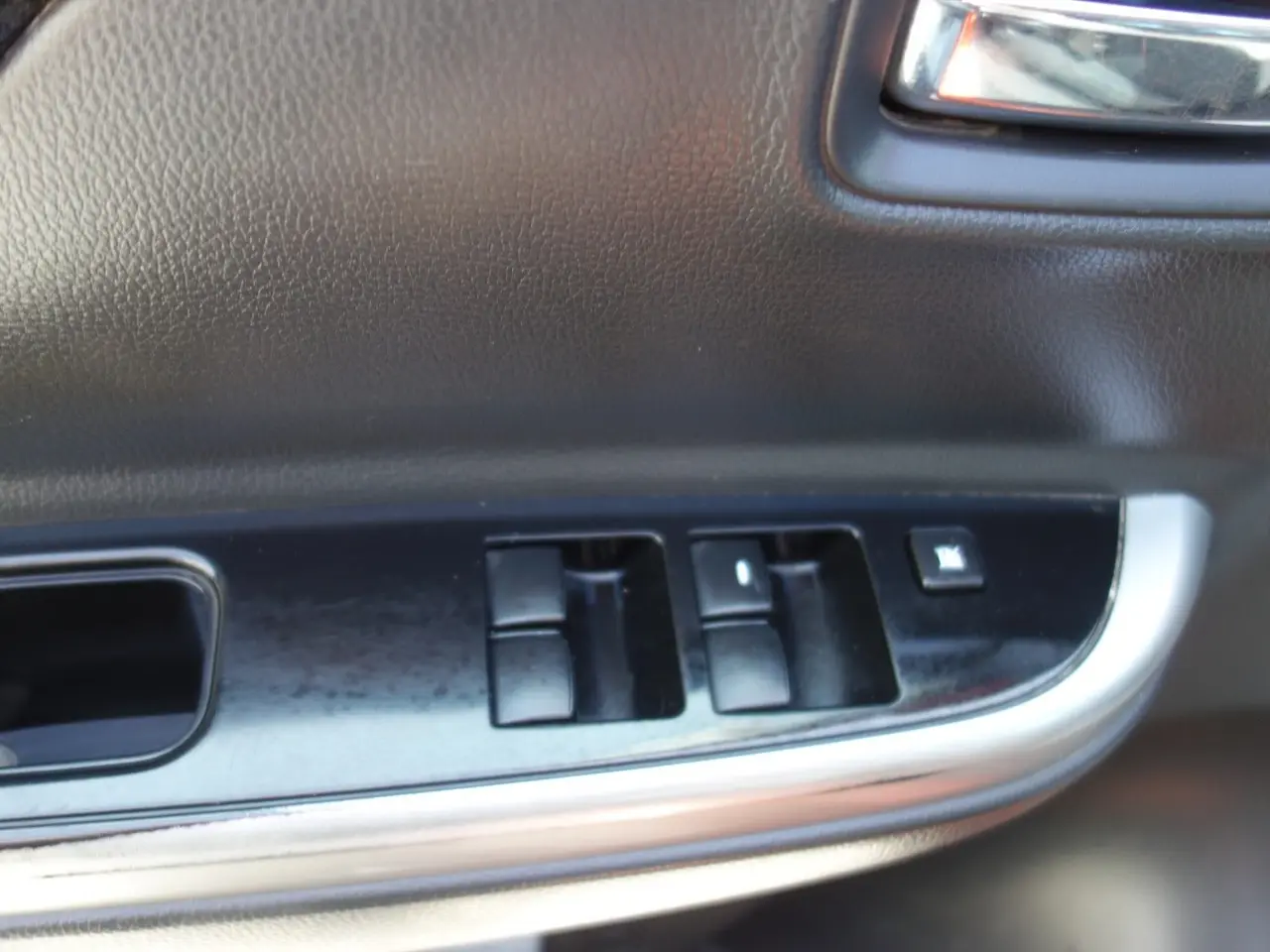 Billede 5 - Mitsubishi L200 2,2 DI-D Intense Db.Kab aut.