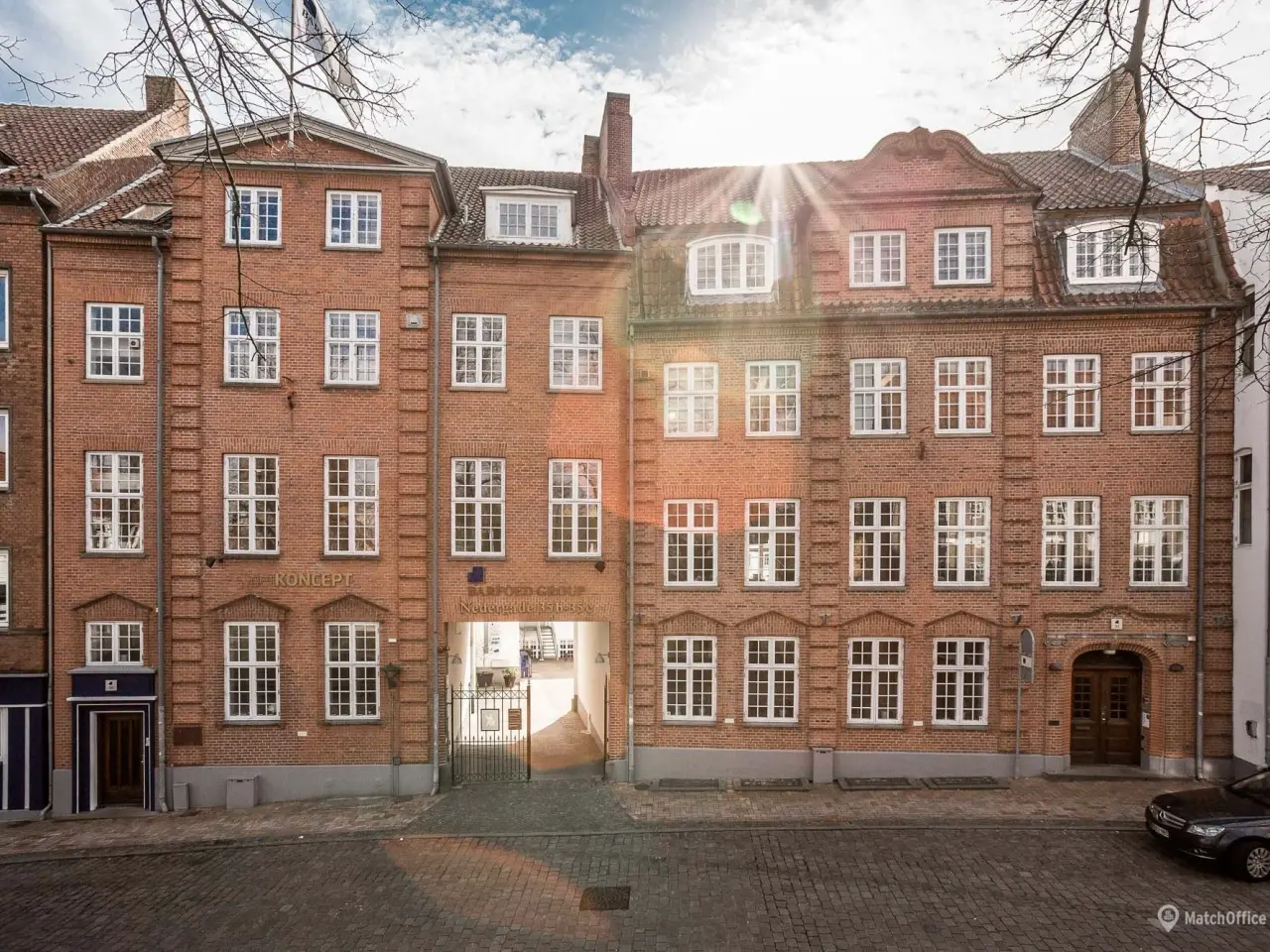 Billede 1 - Lav leje pr. md. det første halve år. 328 m² lyse kontorlokaler i prisbelønnet ejendom udlejes i Odense City!