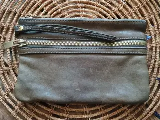Kurt Geiger clutch med håndledsrem